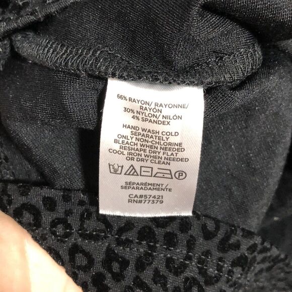 ANN TAYLOR Blouse Womens Medium Petite Black Velvet Animal Pattern Cap Sleeve - Picture 5 of 11